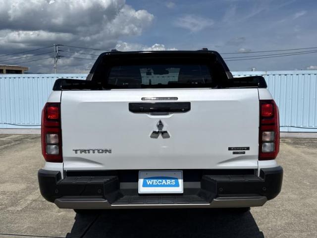 Mitsubishi Triton 10