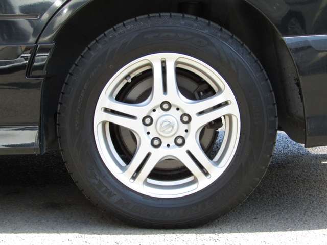 Nissan Serena 11