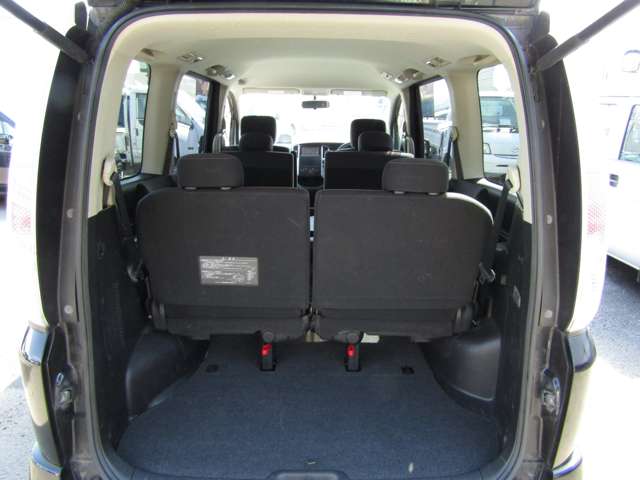 Nissan Serena 9