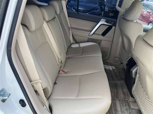 Toyota Land Cruiser Prado 9