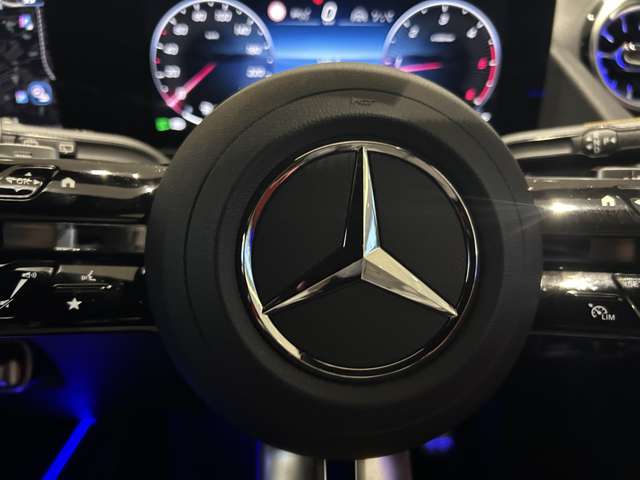 Mercedes-Benz GLA-Class 11