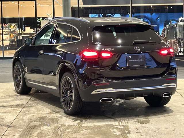 Mercedes-Benz GLA-Class 4