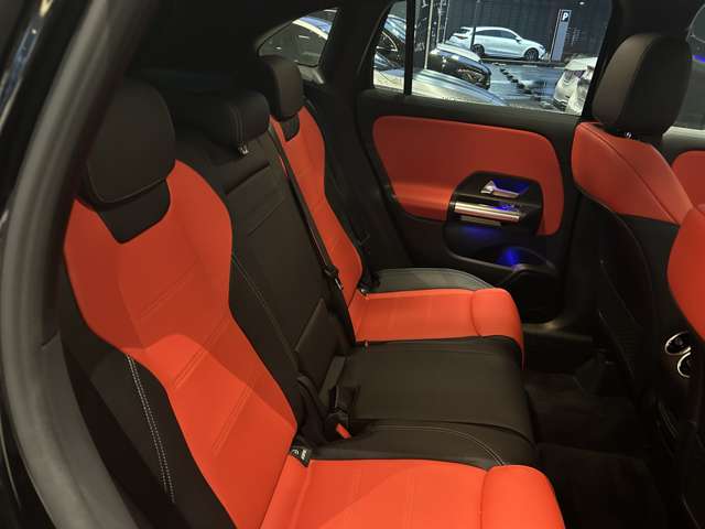 Mercedes-Benz GLA-Class 6