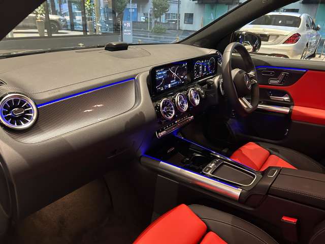 Mercedes-Benz GLA-Class 8