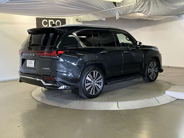 Lexus LX 3