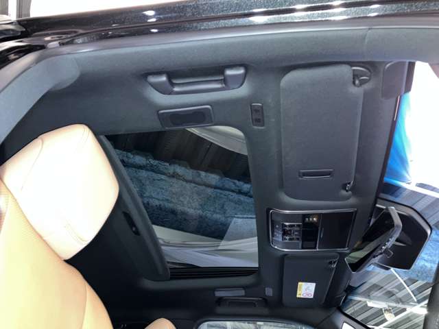 Lexus LX 6