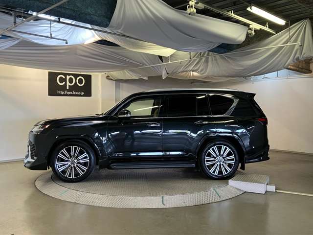 Lexus LX 8