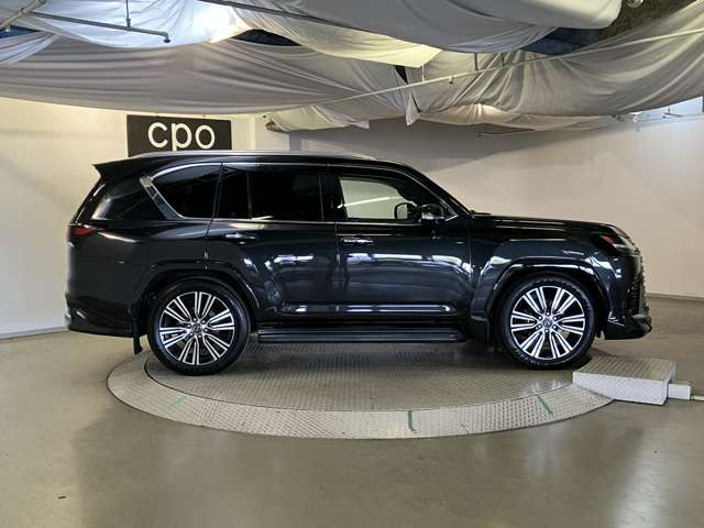 Lexus LX 9