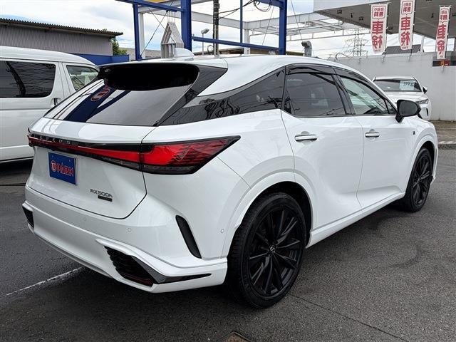 Lexus RX 9
