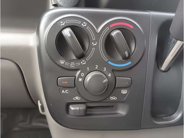 Nissan NV100 Clipper 13