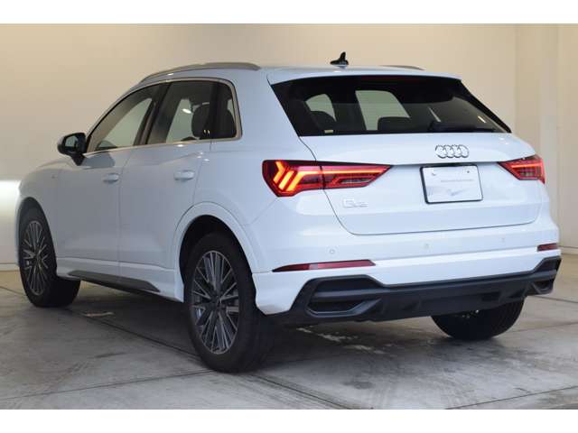 Audi Q3 11