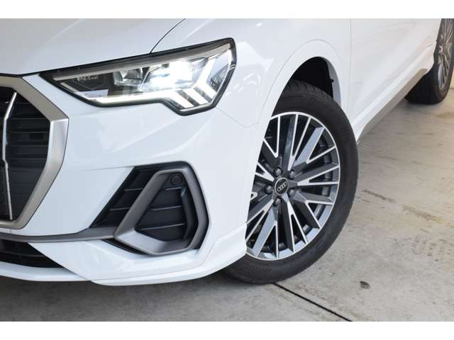 Audi Q3 12