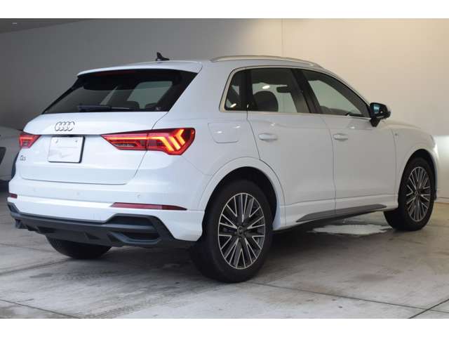 Audi Q3 9