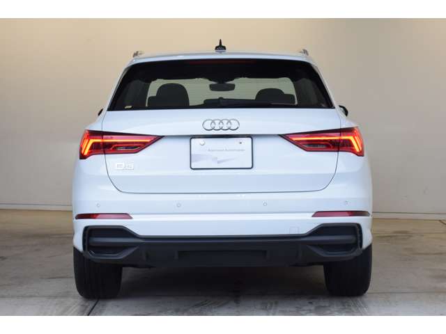 Audi Q3 10