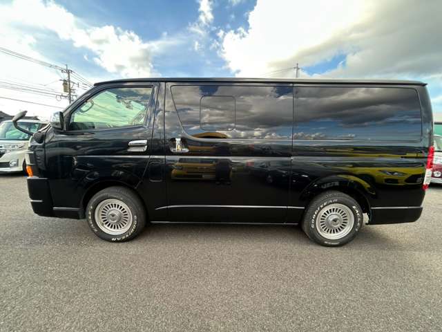 Toyota Hiace Van 3