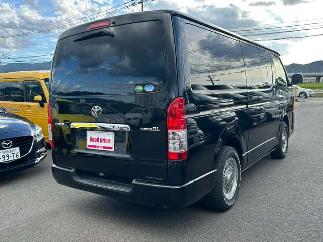 Toyota Hiace Van 6