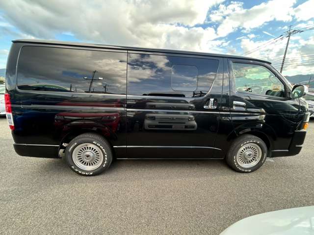 Toyota Hiace Van 7