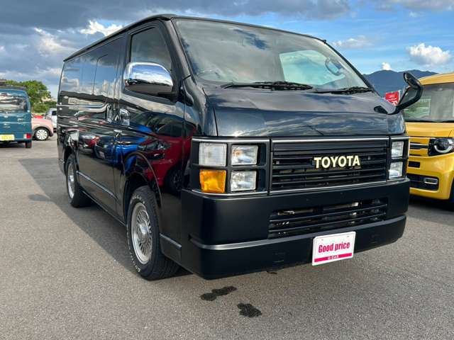 Toyota Hiace Van 8
