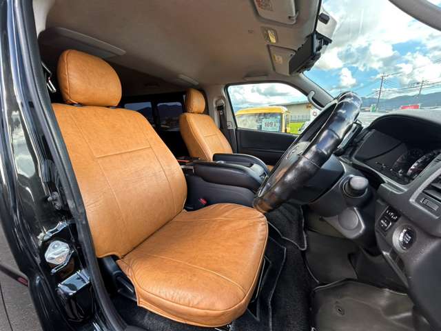 Toyota Hiace Van 10