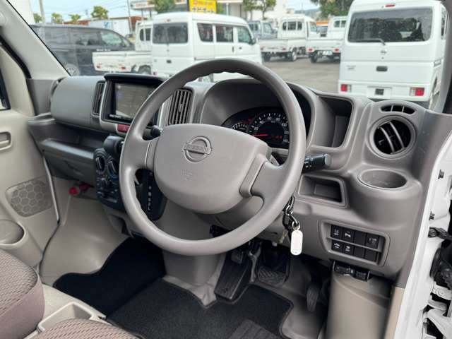 Nissan NV100 Clipper 12
