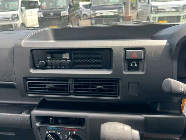 Daihatsu Hijet Cargo 12