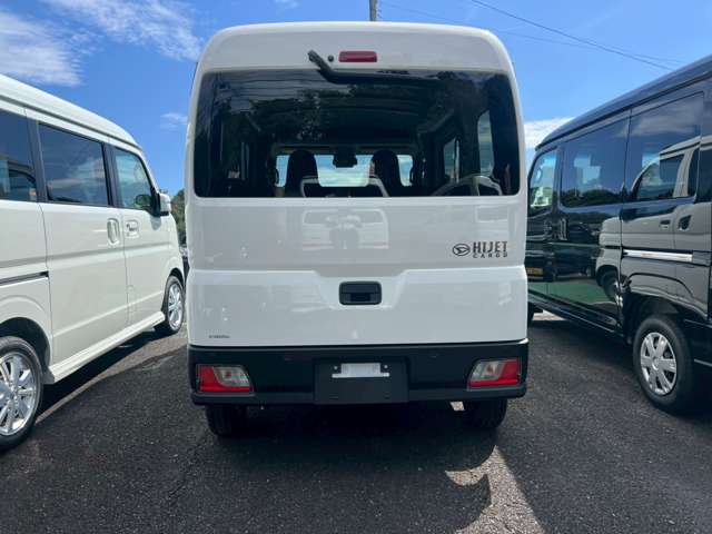 Daihatsu Hijet Cargo 11