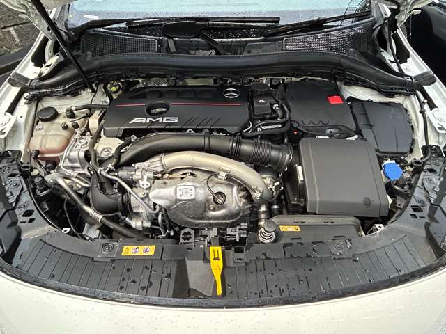 Mercedes-Benz GLA-Class 5