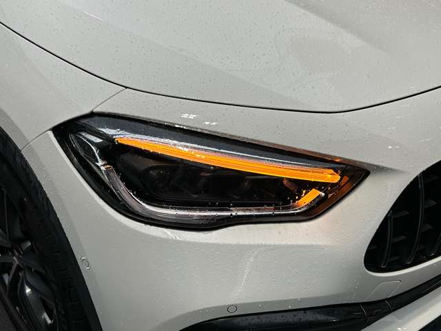 Mercedes-Benz GLA-Class 8