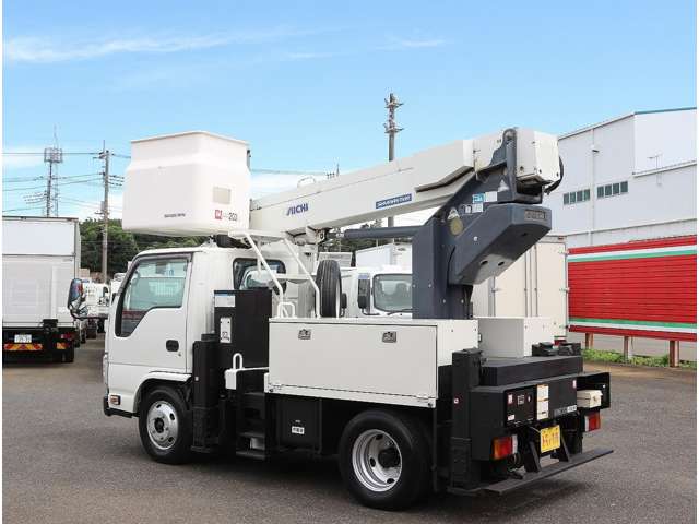 Isuzu Elf 11
