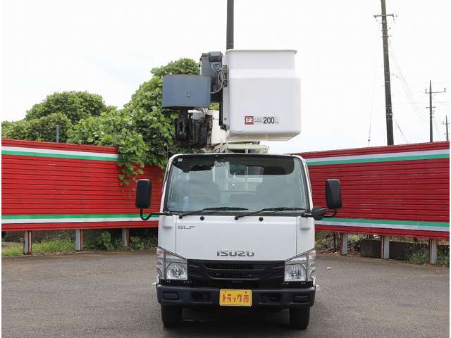 Isuzu Elf 6