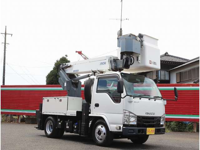 Isuzu Elf 7