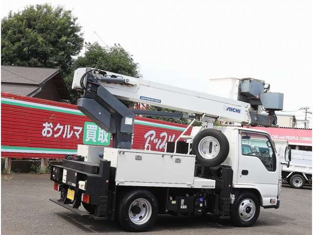 Isuzu Elf 9