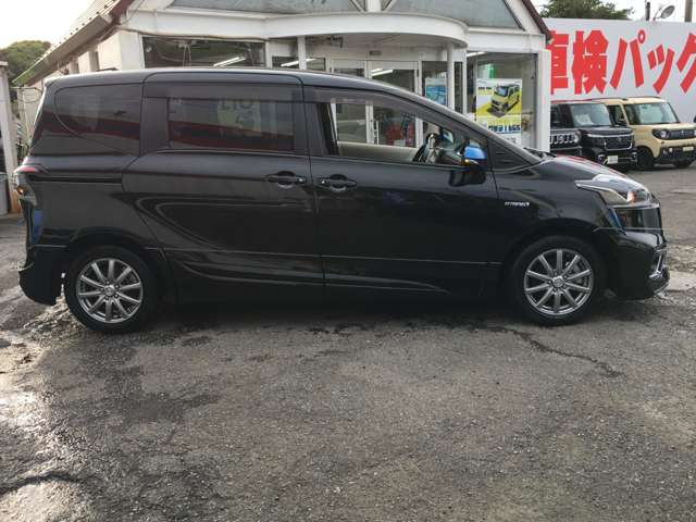 Toyota Sienta 6