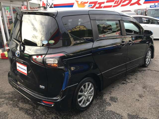 Toyota Sienta 7