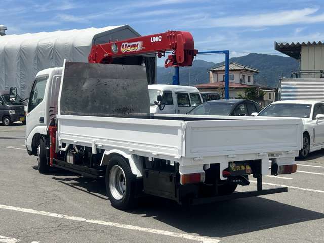 Hino Dutro 6