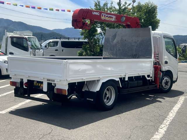Hino Dutro 7