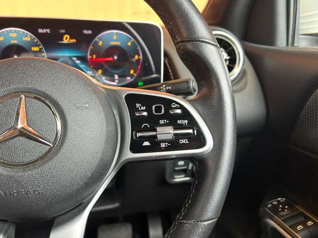 Mercedes-Benz GLB 12