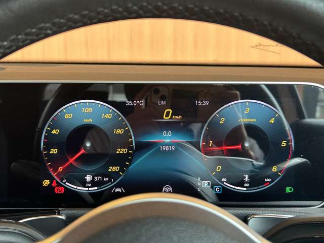 Mercedes-Benz GLB 8