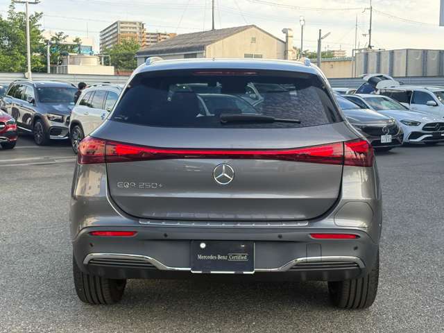 Mercedes-Benz EQA 8