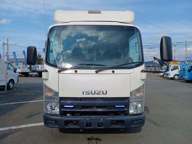 Isuzu Elf 2