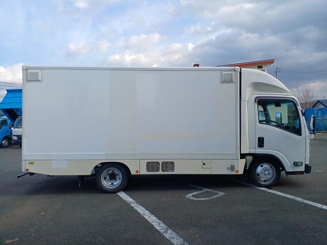 Isuzu Elf 4
