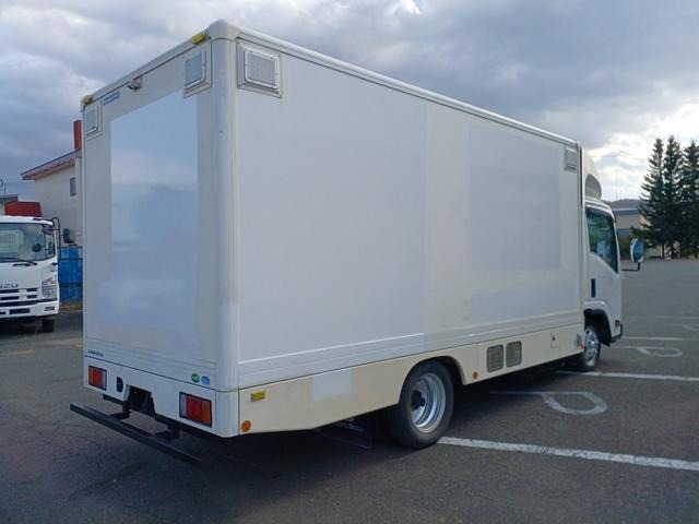 Isuzu Elf 5