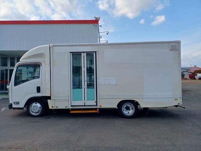 Isuzu Elf 8