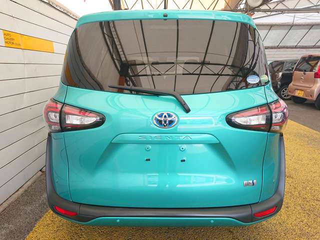 Toyota Sienta 12