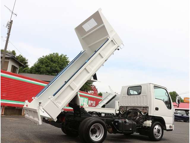 Isuzu Elf 2