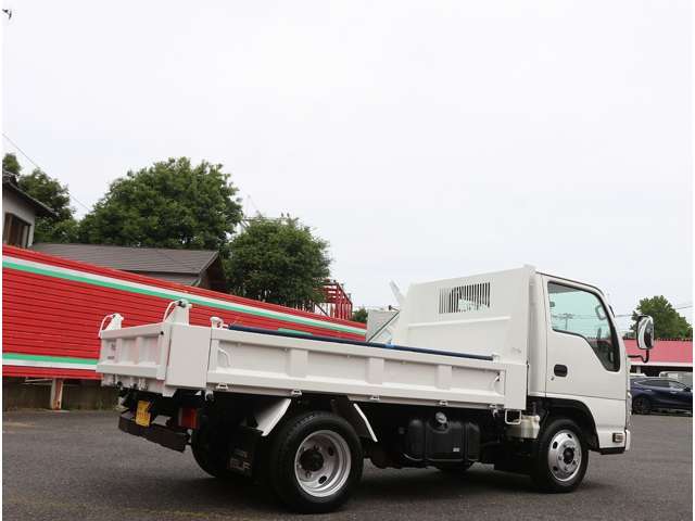 Isuzu Elf 9