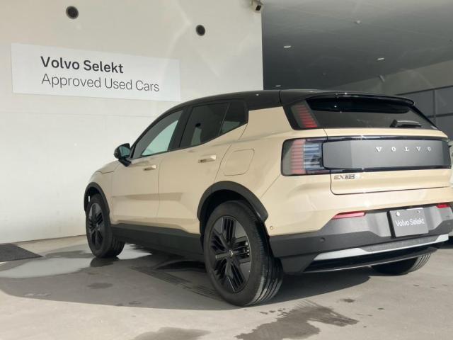 Volvo EX30Cross Country 6