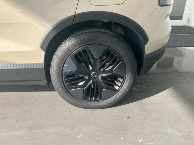 Volvo EX30Cross Country 8