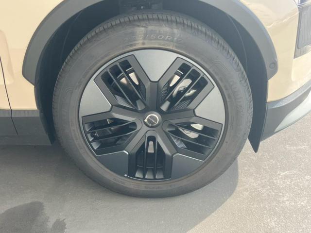 Volvo EX30Cross Country 10