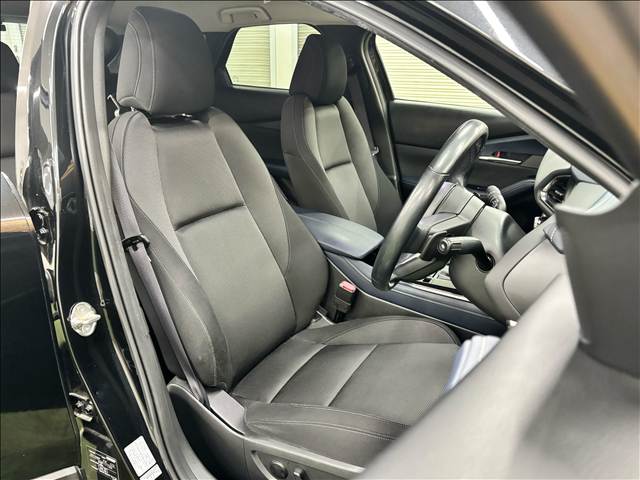 Mazda CX-30 11